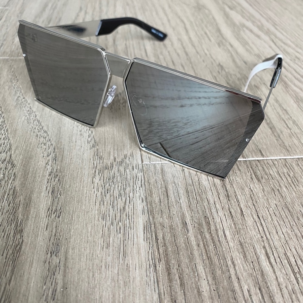 Sunglasses - Picture 2 of 16